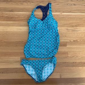 Motherhood maternity bathing suit. Excellent condition. Worn twice. Size medium